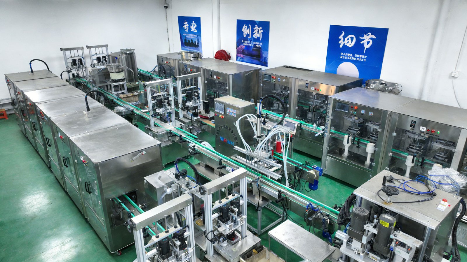 Robotic arm on filling line